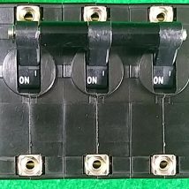 IDEC 41-24815 CIRCUIT BREAKER 12.5A, USED 7 IDEC 41-24815 CIRCUIT BREAKER 12.5A, USED